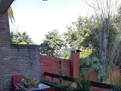 Hermosa Casa con cochera, Jardin, Pileta