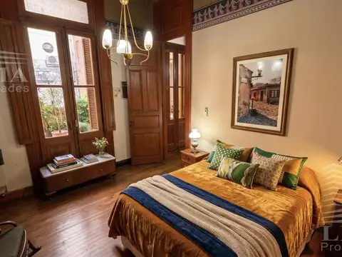 Depto Tipo Casa en Venta 100 años