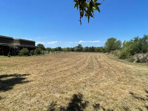 LOTE | 1210 M2 | BARRIO LOS PALENQUES | VISTA AL POLO | ESCRITURA | MANZANARES