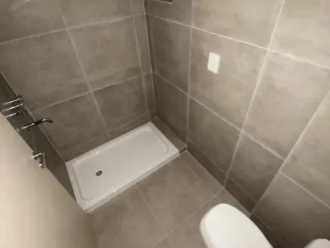 1° DE MAYO Y ZEBALLOS - A ESTRENAR