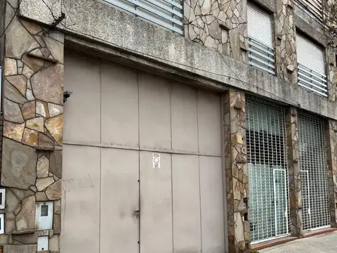 GALPON AMPLIO ZONA DE MENDOZA Y VALPARAISO