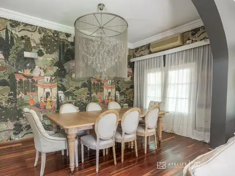 Casa 8 ambientes con 4 baños