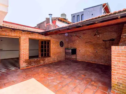 PH 4 AMBIENTES CON QUINCHO Y PARRILLA LUGANO