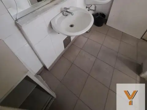 Oficina en Alquiler con 1 cochera