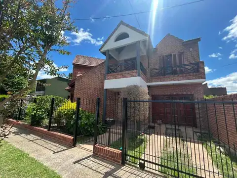 Hermosa casa de categoria de 4 ambientes en Hudson