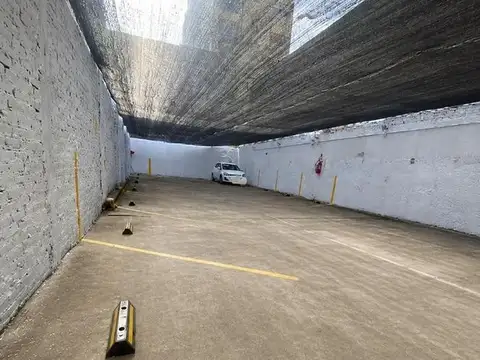 GALPON 9X64 GARAGE ENTRADA VEHICULAR 525m2 CON RENTA