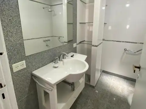 Depto Tipo Casa en Alquiler de 2 dormitorios