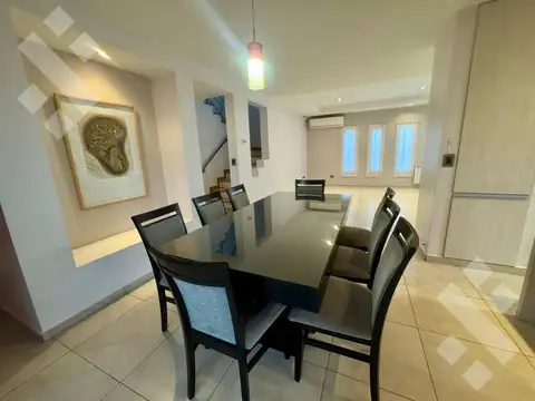 Casa en Venta en General Fernández Oro, USD 250.000