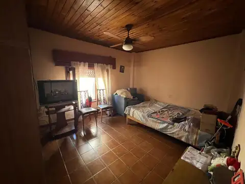 Casa en venta - 2 Dormitorios 1 Baño - 330Mts2 - Villa Elisa