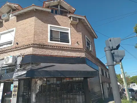 Departamento tipo casa en venta en Beccar