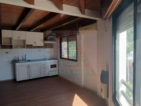 Depto Tipo Casa 2 ambientes con 1 baño