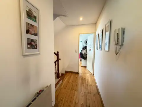 Duplex 5 ambientes con 2 cocheras en complejo con pileta