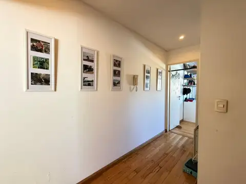 Duplex 5 ambientes con 2 cocheras en complejo con pileta