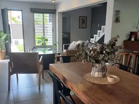 DUPLEX 3 DORM C/ PILETA- HOUSING ARGUELLO