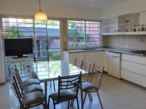 Casa 6 ambientes con 4 baños