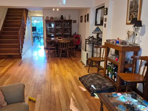 Casa en Venta con 3 cocheras