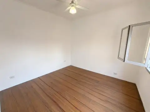 Casa en Alquiler con 2 cocheras