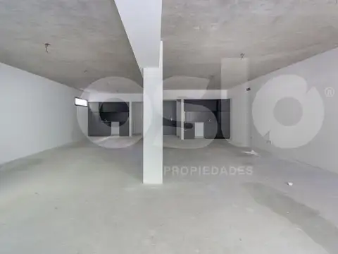 Oficina en Alquiler con 1 cochera