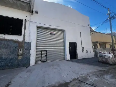 Importante galpón depósito en V. Alsina - Acepta permuta