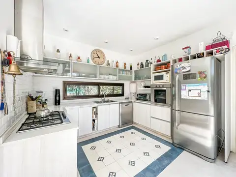 Casa en Alquiler Temporal con 2 cocheras