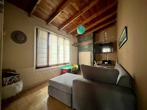 Casa 5 ambientes con 4 baños