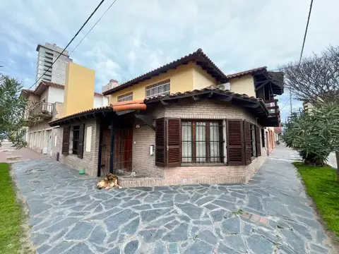 CASA EN VENTA 5 AMB PLAYA NECOCHEA