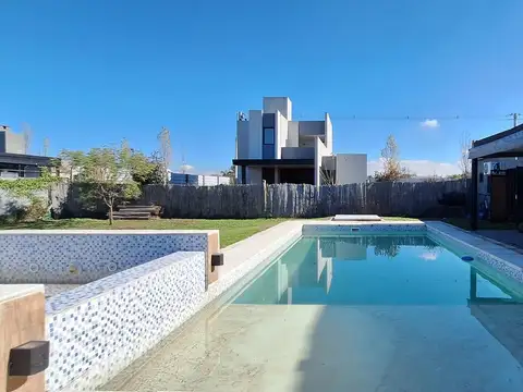 Casa en Venta en Mendiolaza, USD 245.000