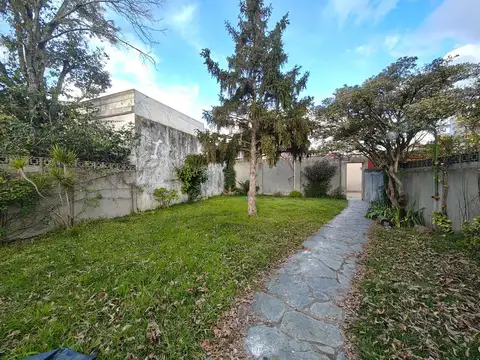 Casa en venta Temperley 3 dormitorios jardin garage taller