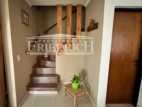 Casa 5 ambientes con 3 baños