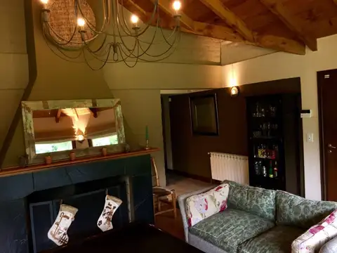 Casa 5 ambientes con 3 baños