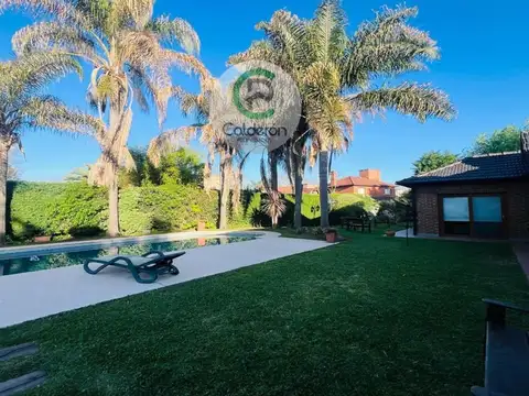 Casa en Venta con 5 cocheras