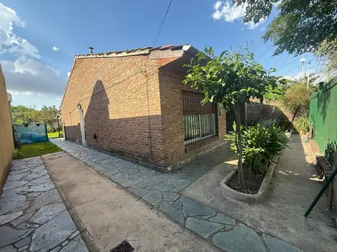 Casa en Venta con 4 cocheras