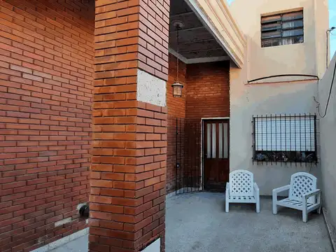 Depto Tipo Casa en Venta en Villa Pueyrredon, USD 200.000