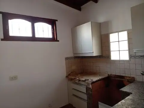Casa en Alquiler con 1 cochera