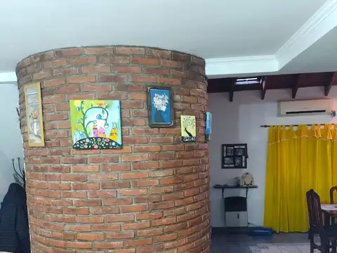 Casa en Venta con 4 cocheras