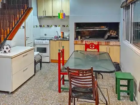 VENTA - EXCELENTE CHALET + DPTO TIPO DÚPLEX - INMEJORABLE UBICACIÓN DE MUÑIZ