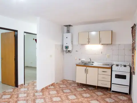 Casa 6 ambientes con 2 baños