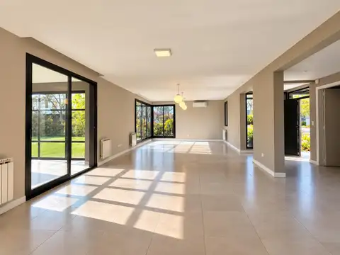 Casa en Alquiler de 3 dormitorios