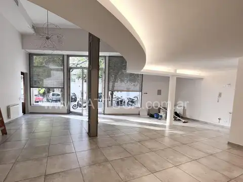 Gran oficina en alquiler con 17 privados - Rosario centro