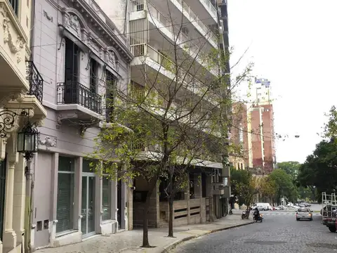 Oficina 21 ambientes con 2 baños