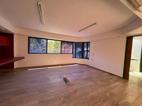 VENTA OFICINA 4 AMBIENTES EN SAN ISIDRO