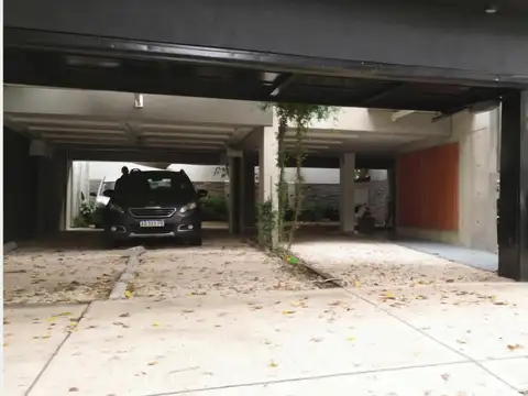 Presidente Hipólito Yrigoyen 1600, Piso 2