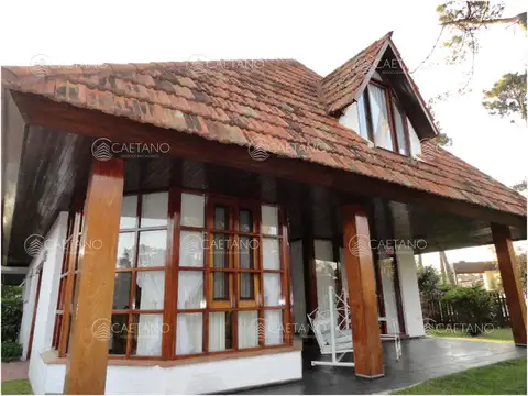 En alquiler.. amplia casa con capacidad para 10 personas.