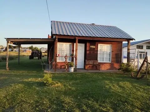 Cabaña en Lote en General Lavalle.