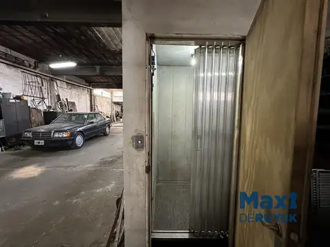 Galpon en Venta 30  mts Fondo