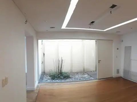 Casa en Venta con 8 cocheras