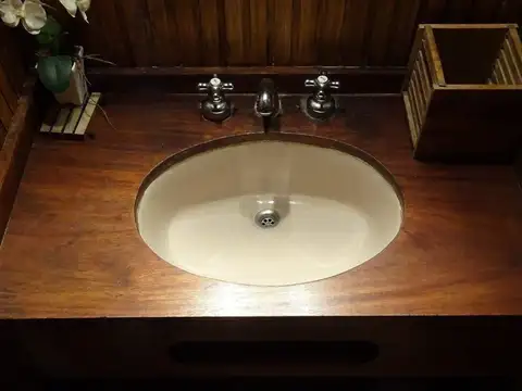 Casa 5 ambientes con 4 baños