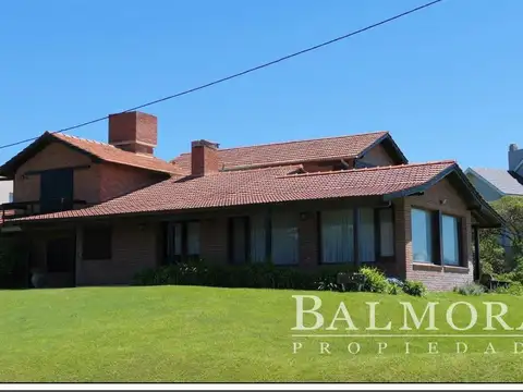 Casa en Alquiler - Zona Lasalle / REF: 8995