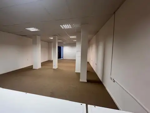 Oficinas amplias en venta y alquiler sobre calle Florida