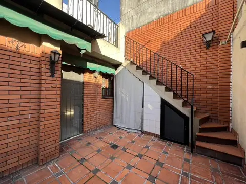 VENTA – Casa de 2 Dormitorios con cochera y patio – Ludueña, Rosario.